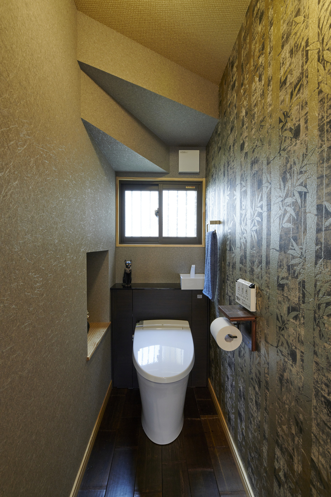 バンプーを使ったトイレ空間