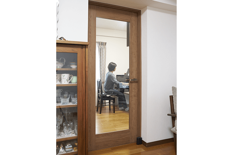 透明ガラスドア