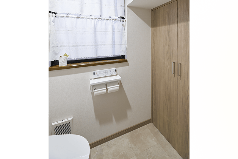 収納広々トイレ