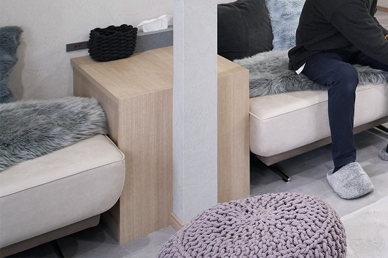 サイドテーブル