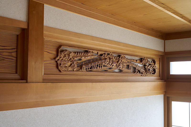 欄間や木材を再利用したお洒落な和室