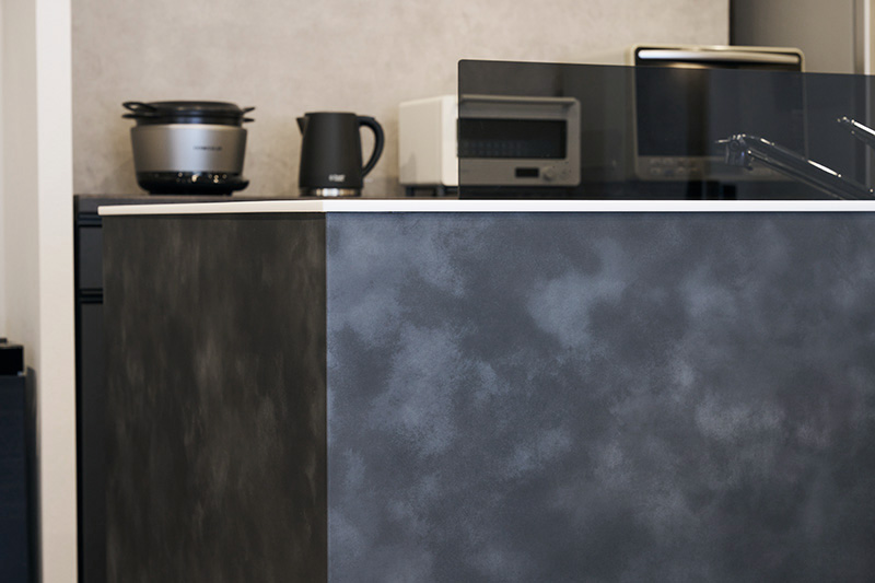 手元を隠しながら広く見せることができるLDK