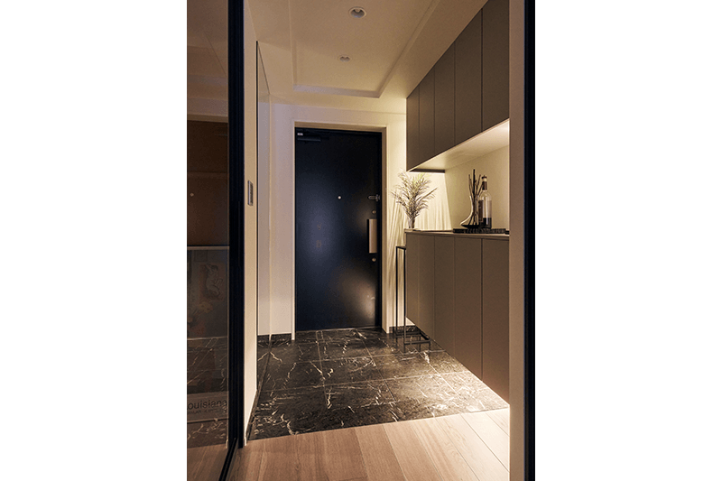 圧迫感のない玄関