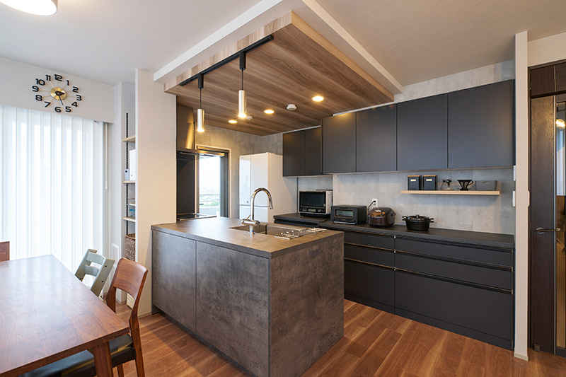 憧れを形にした主役キッチン