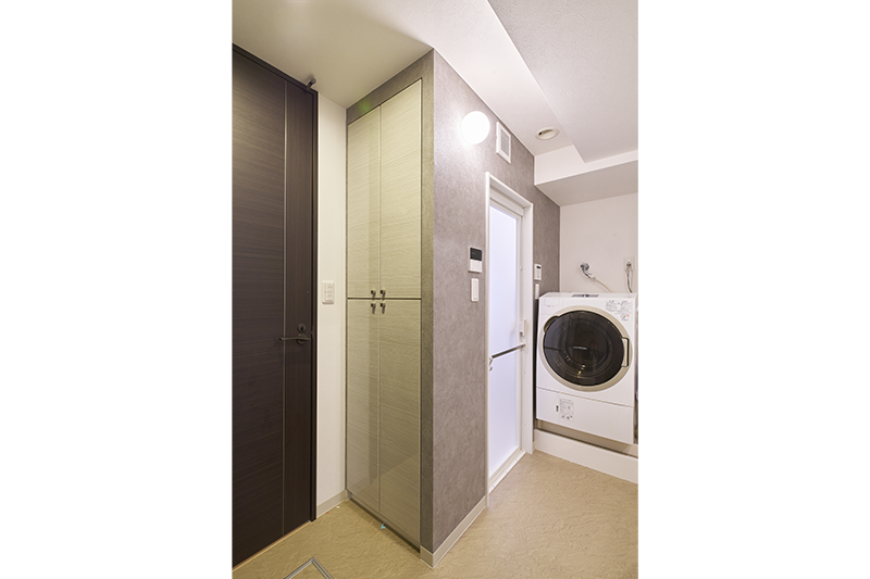 ホテルライクで清潔感ある洗面空間