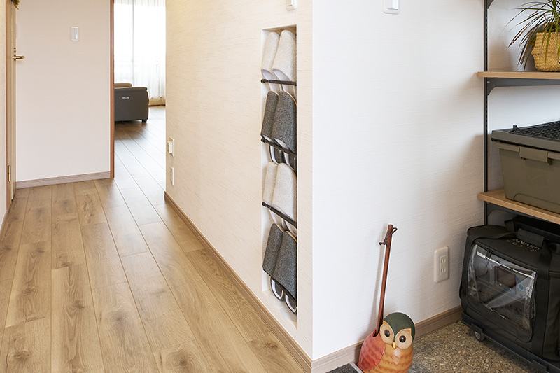 スリッパをすっきり収めるニッチ