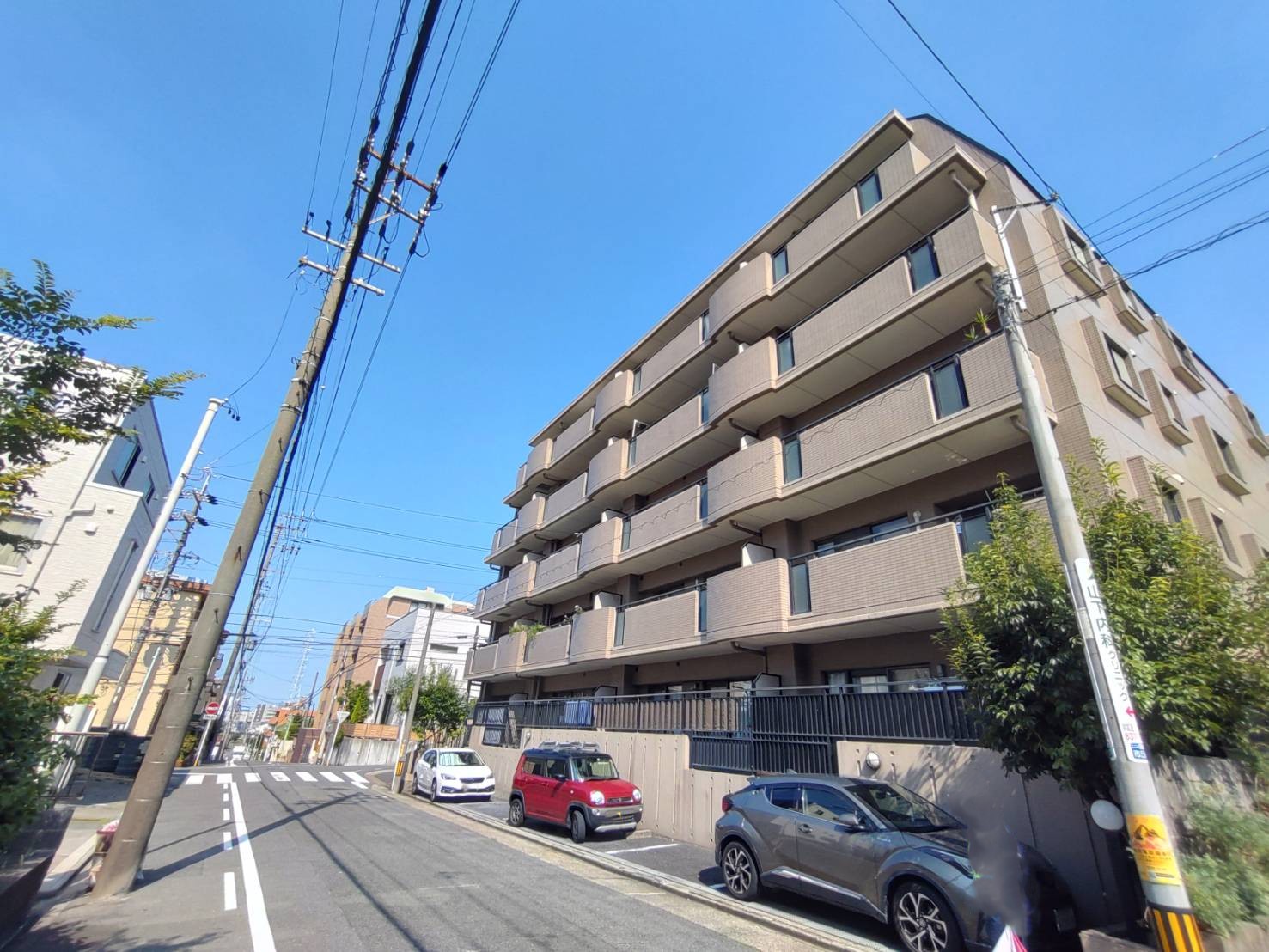 シャルム市丘町