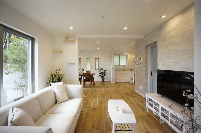 猫と暮らす開放的なLDK空間