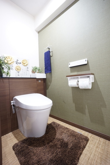 和の趣を感じるトイレ空間