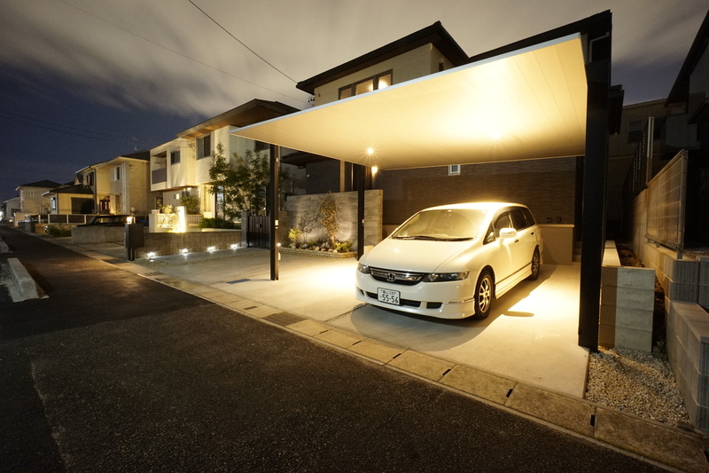 シンプル美が光る駐車空間