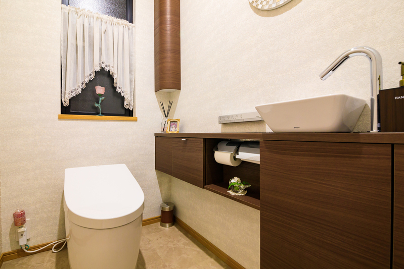 清潔を保つスマートトイレ空間