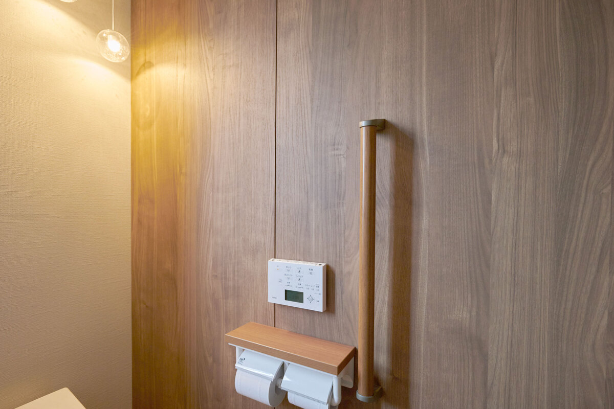 機能的な木目パネル