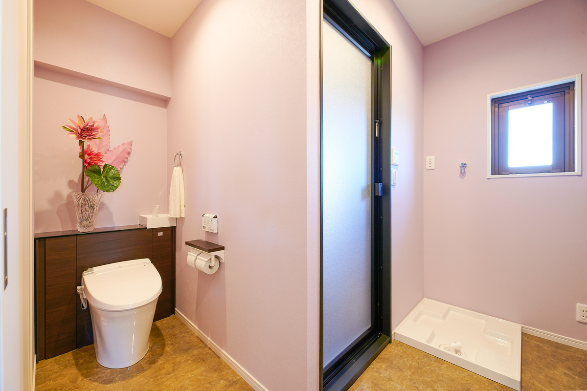 介助しやすい広々トイレ設計