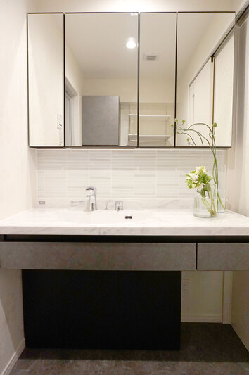 シンプルで使いやすい洗面に一新