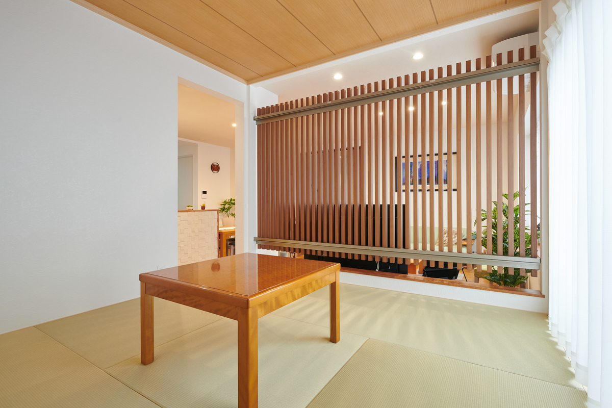 格子越しに広がる寛ぎの間