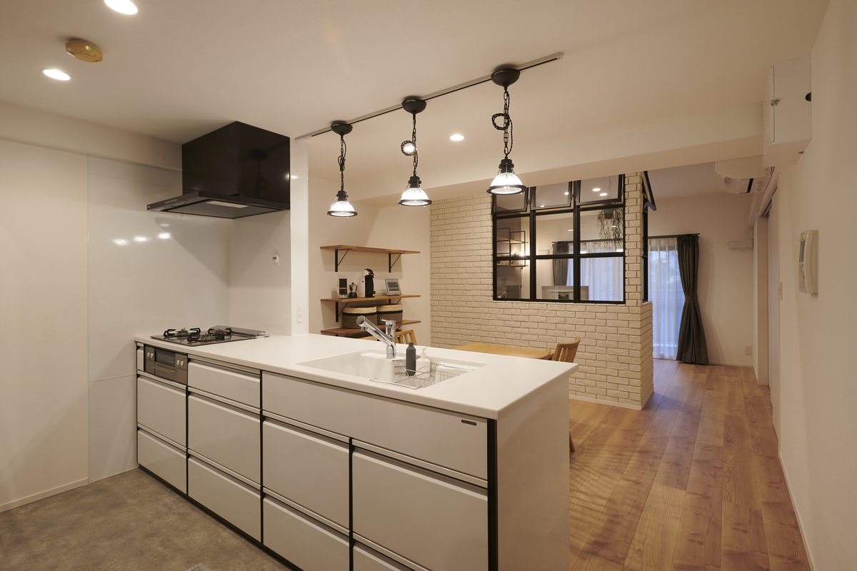 清潔感あるシンプルキッチン