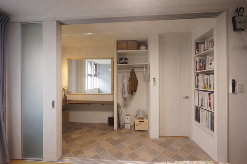 自然光が届くWICと洋室