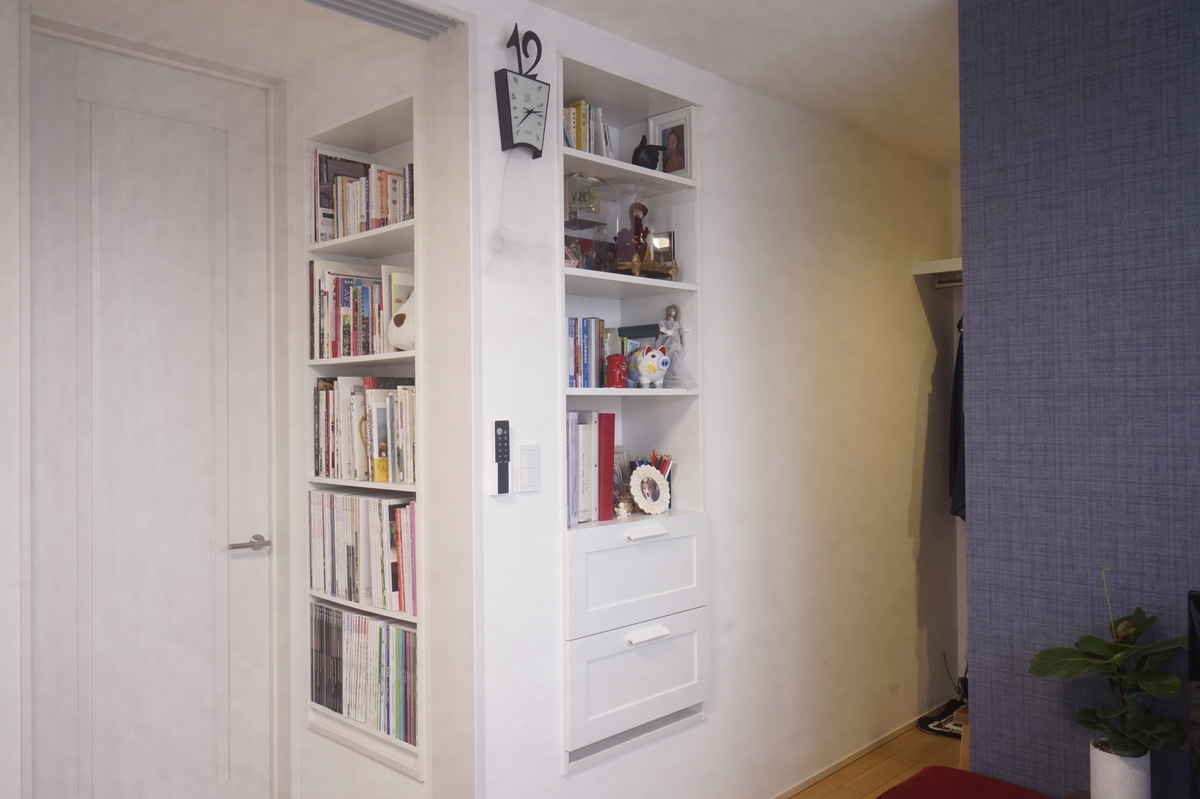 圧迫感少ない実用的な壁収納棚