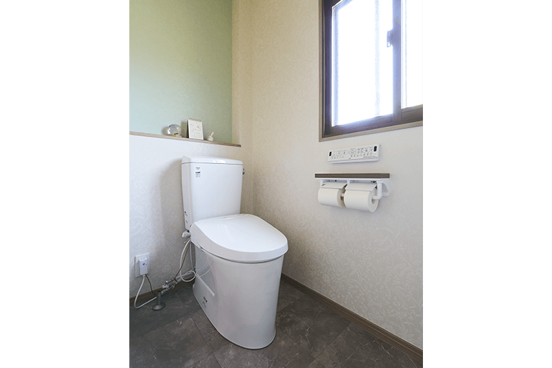 ゆとりと開放感のあるトイレ空間