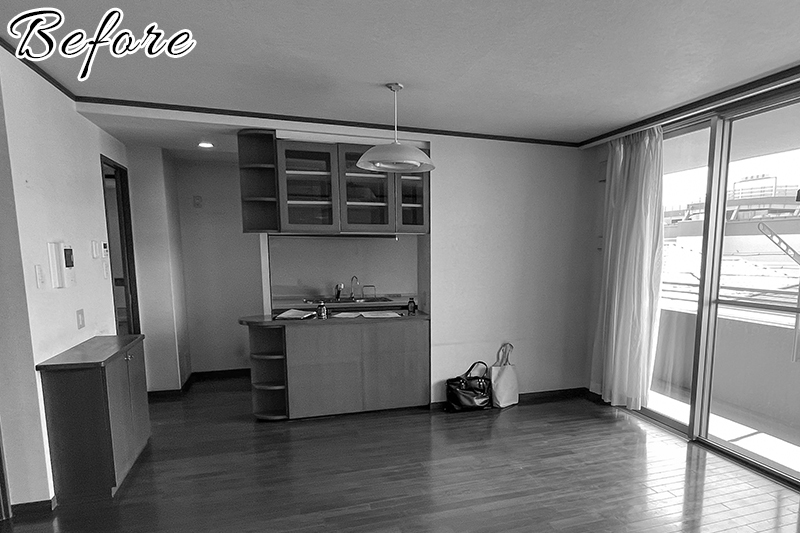 【BEFORE】独立した吊り戸棚の台所