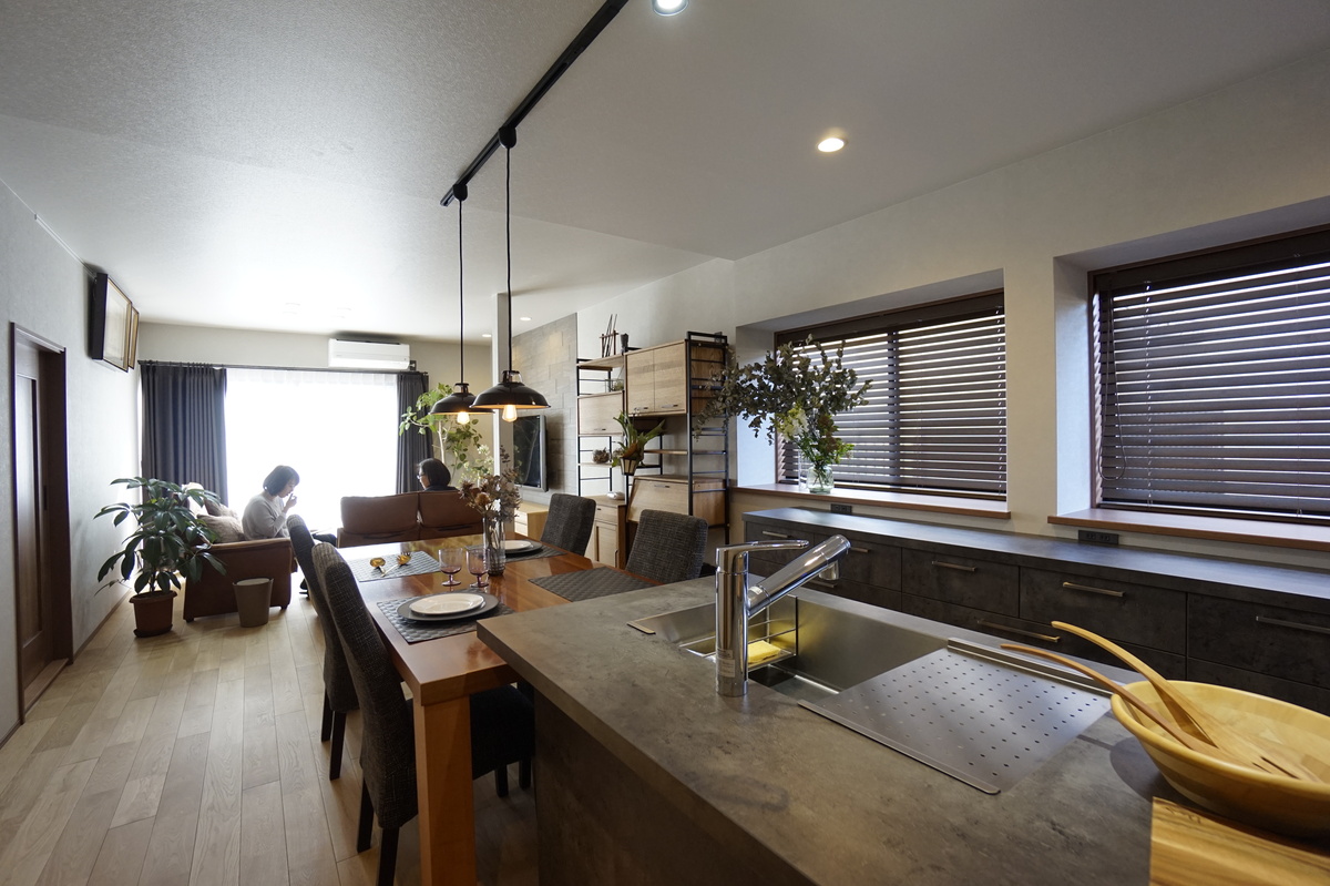 日進市の施工事例　キッチンを暮らしの中心に