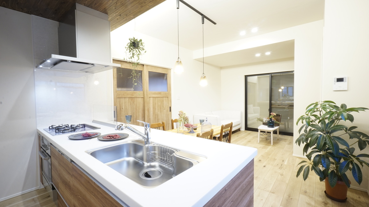 調理しやすい広々とした対面キッチン