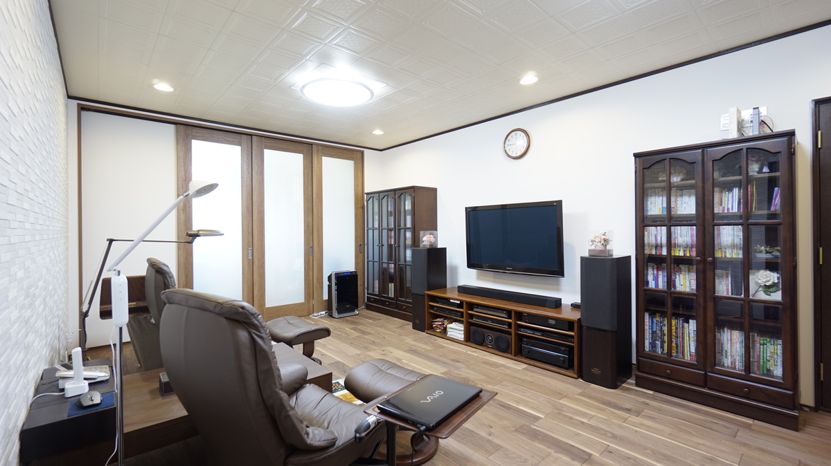 三枚扉で自由に変化するリビング