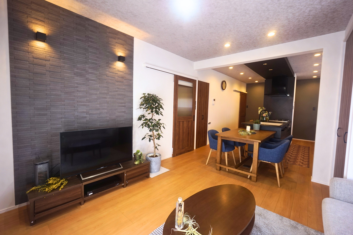 日進市の施工事例　暑さのこもるキッチンを快適LDKへ