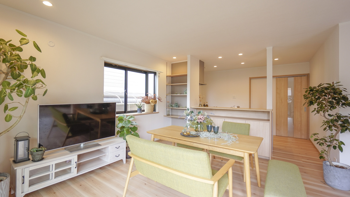 名古屋市緑区の施工事例　見せる収納で彩るナチュラルLDK