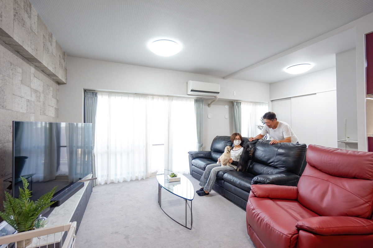 瀬戸市の施工事例　差し色が引き締めるモダンスタイルLDK