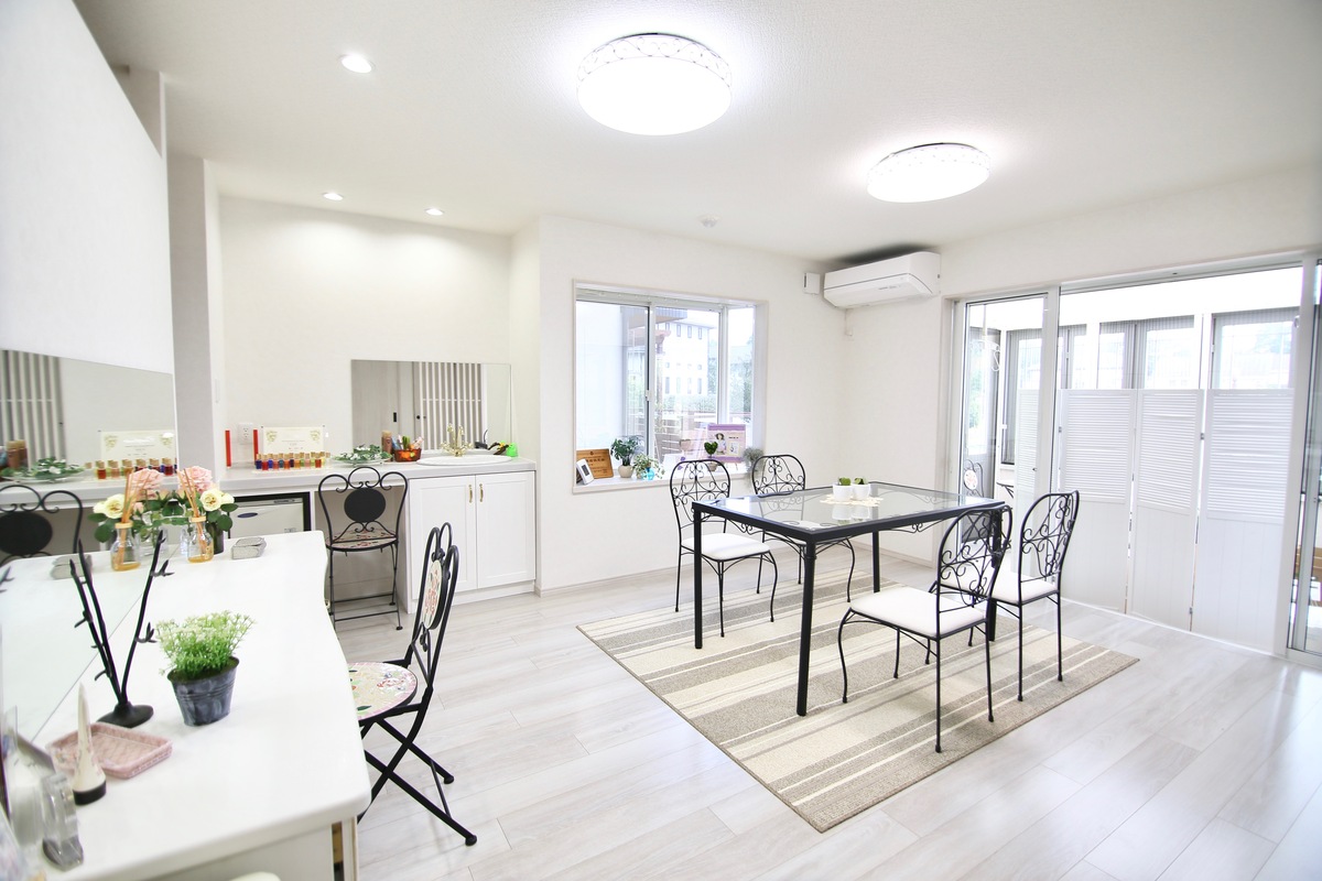 名古屋市緑区の施工事例　自宅サロンを上質にアップデート