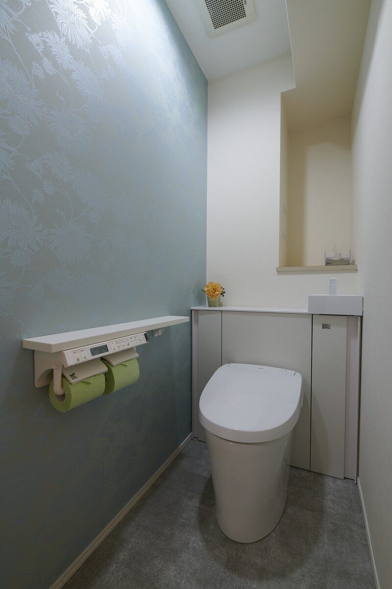 尾張旭市の施工事例　統一感で魅せる上品なトイレ空間