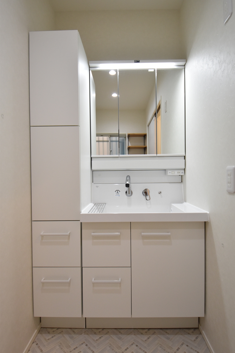 名古屋市緑区の施工事例　センスが光る洗面所リフォーム