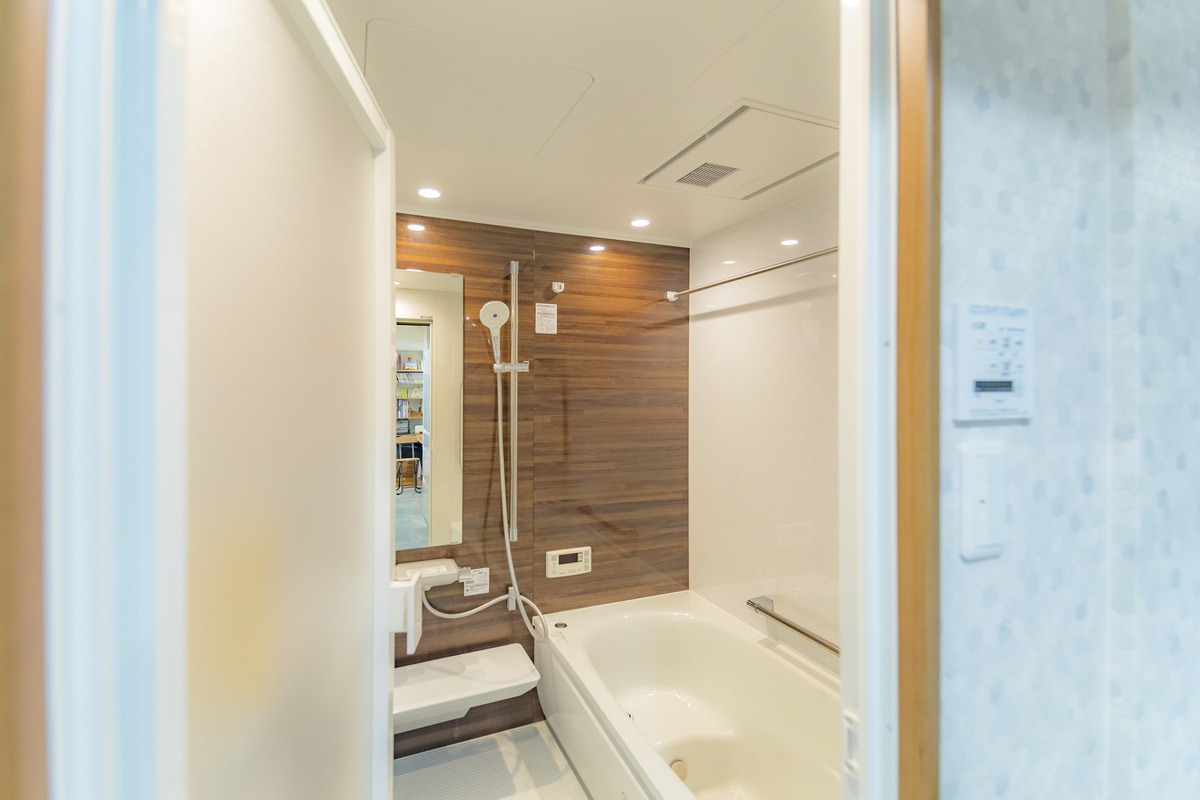 瀬戸市の施工事例　ゆったり浸かれる広々バスルーム