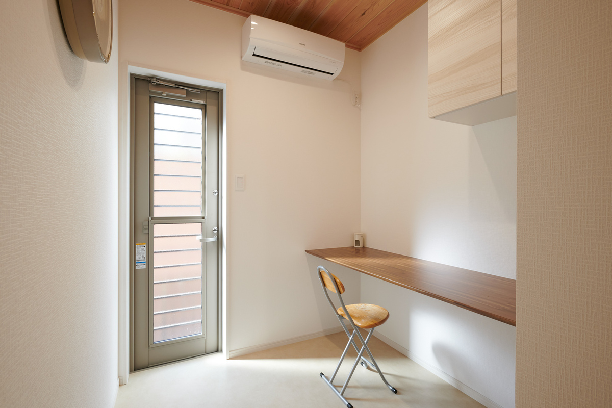 多目的に使える机スペース