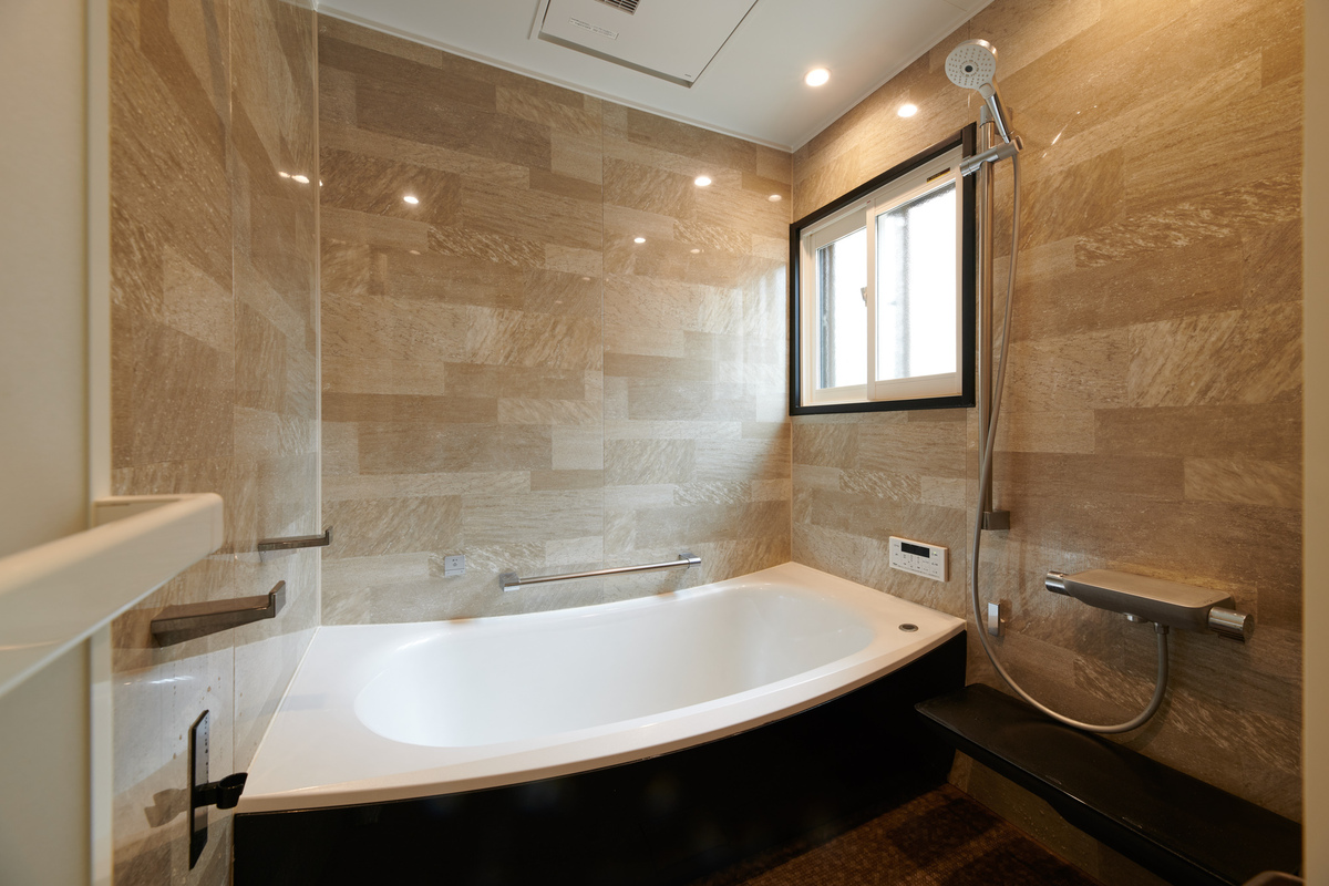 ゆったり入浴できる浴槽