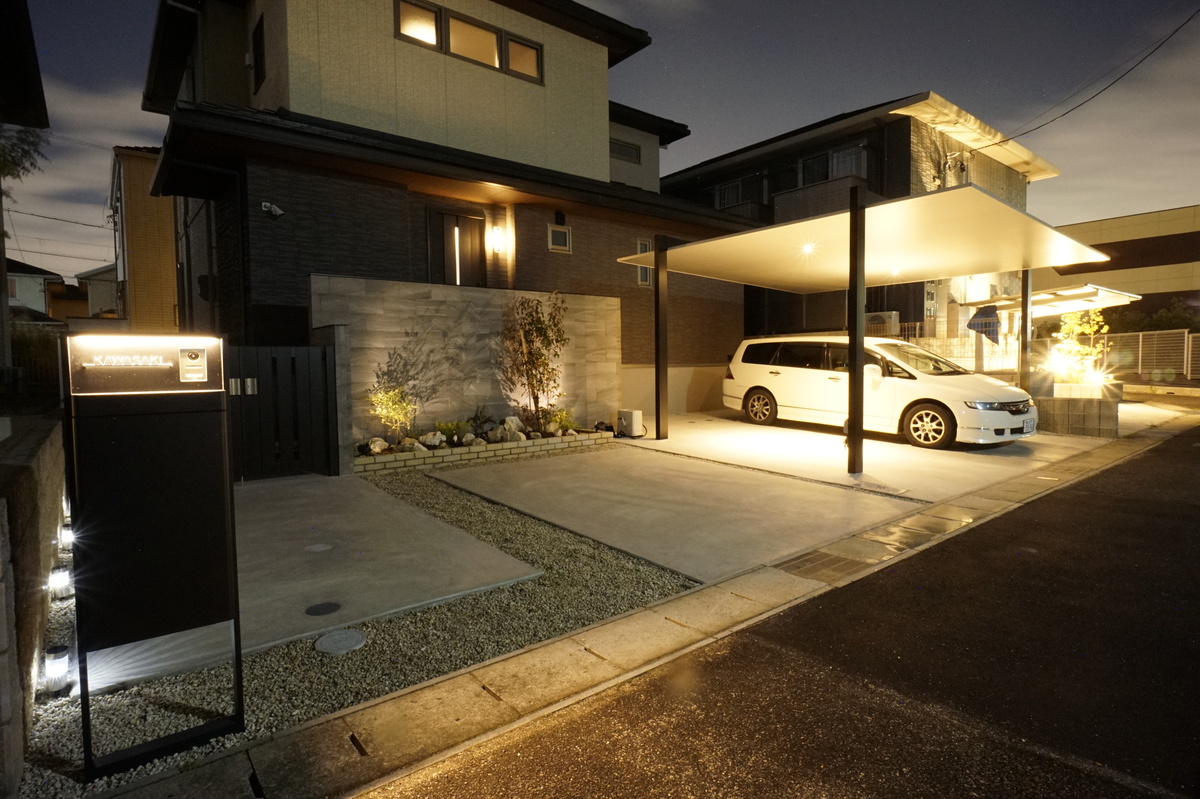 夜間でも明るく幻想的な外観