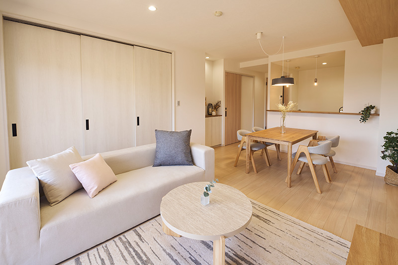 リビングダイニングと個室に