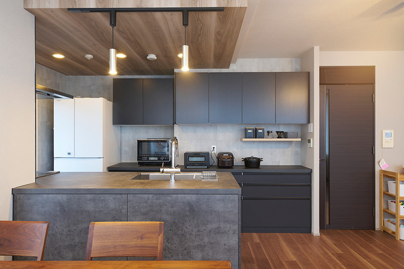 細部まで機能美を追求したグラフテクトのキッチン